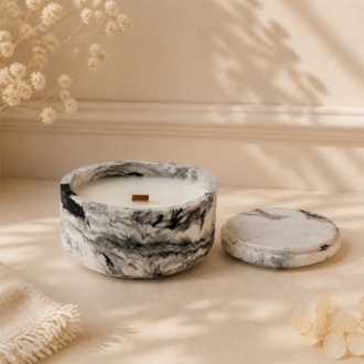 VANI Obsidian Porcelain χειροποίητο κερί σε ασπρόμαυρο πορσελάνινο δοχείο με καπάκι