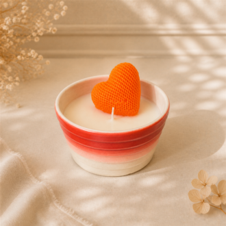 VANI Cœur Orange One-Off χειροποίητο κερί σε vintage κεραμικό μπολ με πορτοκαλί καρδιά